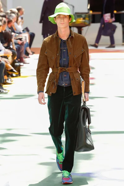 Look 2